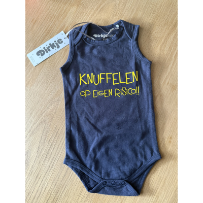 Romper maat 62/68 "Knuffelen op eigen risico"