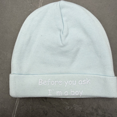 Babymutsje "Before you ask I`am a boy" Babymutsje "Before you ask I`am a boy"
